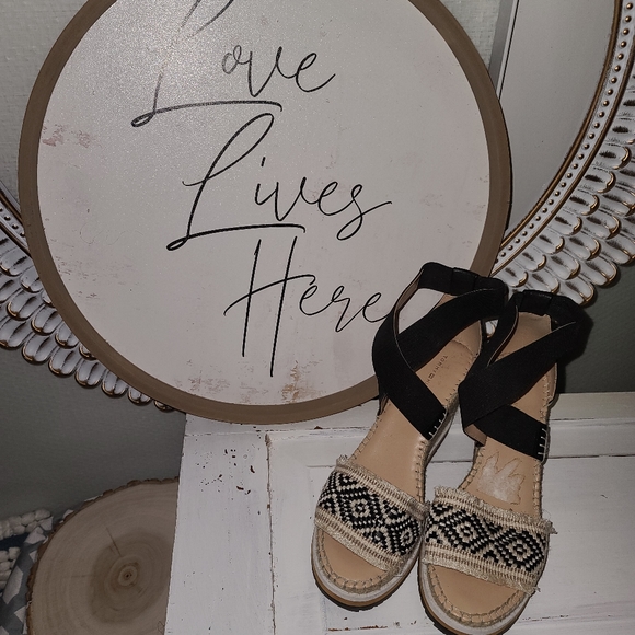 Aztec wedges - Picture 2 of 2